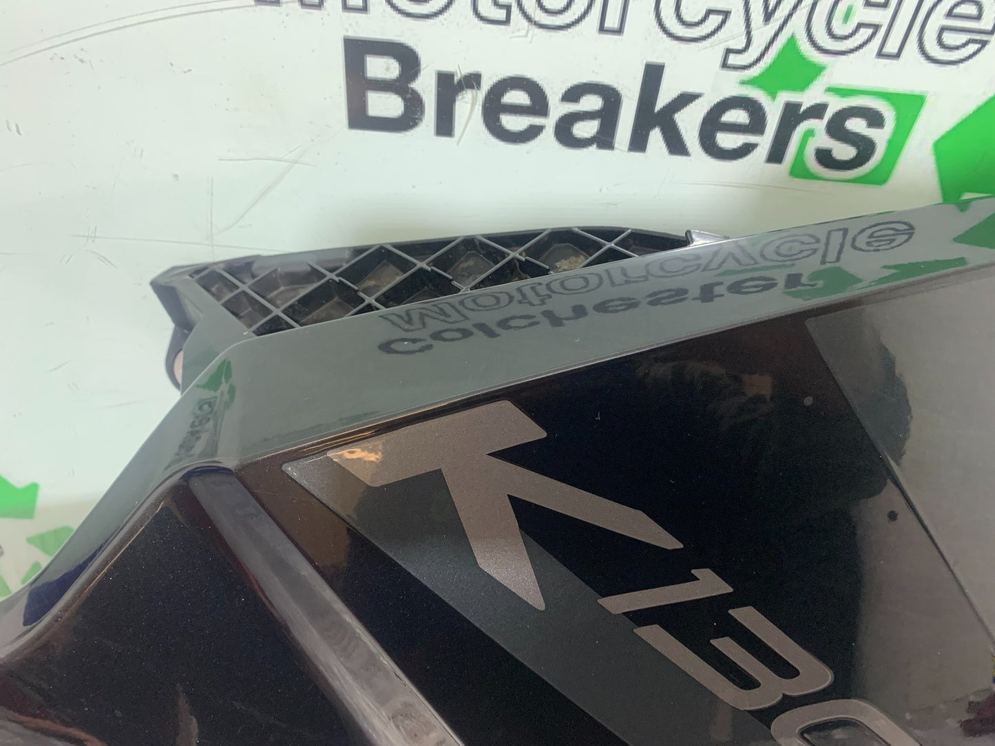 BMW K1300 S K 1300 S RIGHT FAIRING PANEL YEAR 2009-16 (CMB1216)