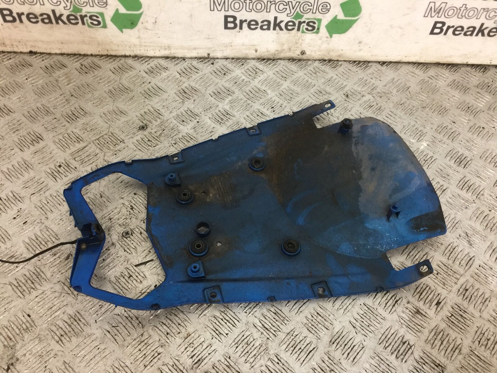 KAWASAKI ZX6R ZX636 B1H UNDERTRAY  YEAR 2003 2004 (STOCK 788)