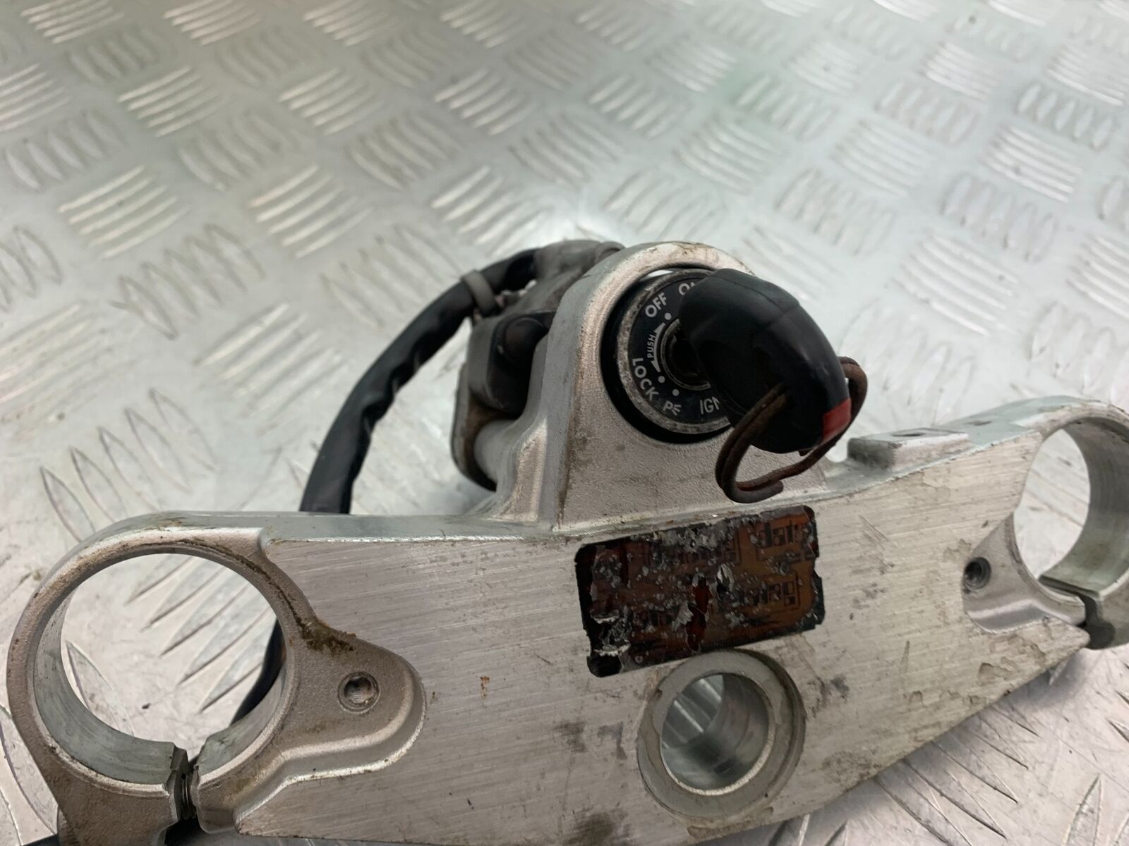 YAMAHA YZF600 YZF 600 THUNDERCAT IGNITION SWITCH AND KEY  1996-2003 (CMB1105)