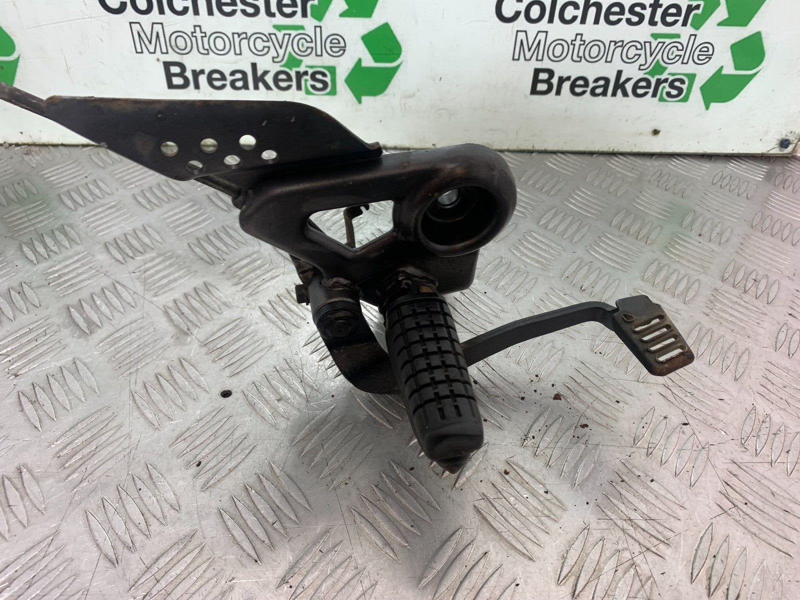 HONDA CBF125 CBF 125 FRONT RIGHT HANGER  YEAR 2009-14 (CMB1182)
