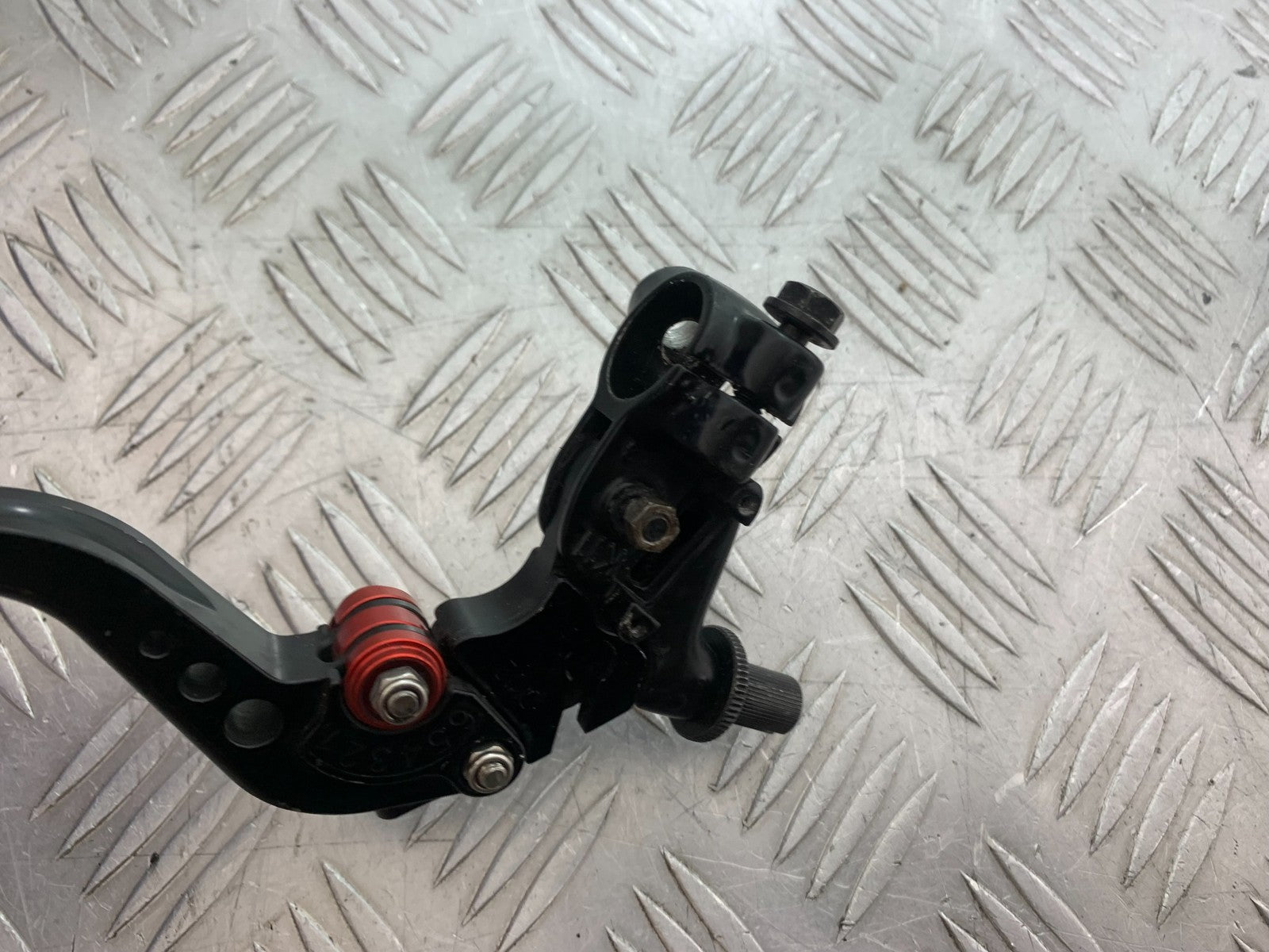 KTM DUKE 390 CLUTCH LEVER AND BRACKET   YEAR 2017- 2023 (CMB1314)