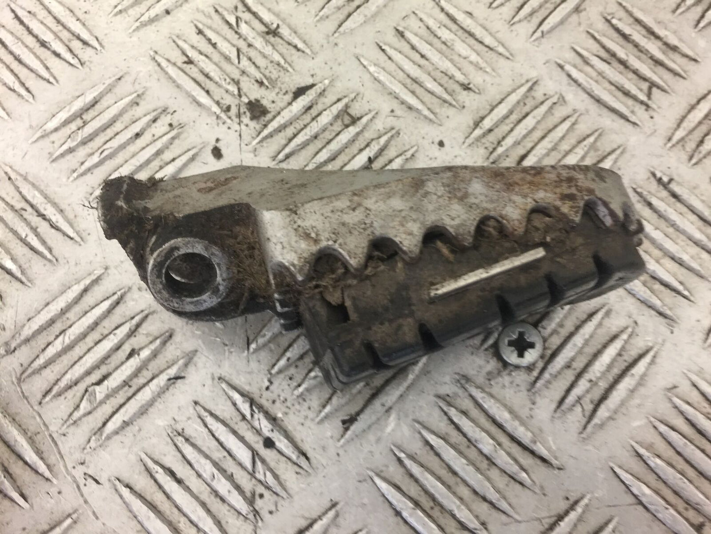 KTM 990 SUPERMOTO KTM 990 SM FRONT RIGHT FOOTPEG YEAR 2008 (STOCK 474)