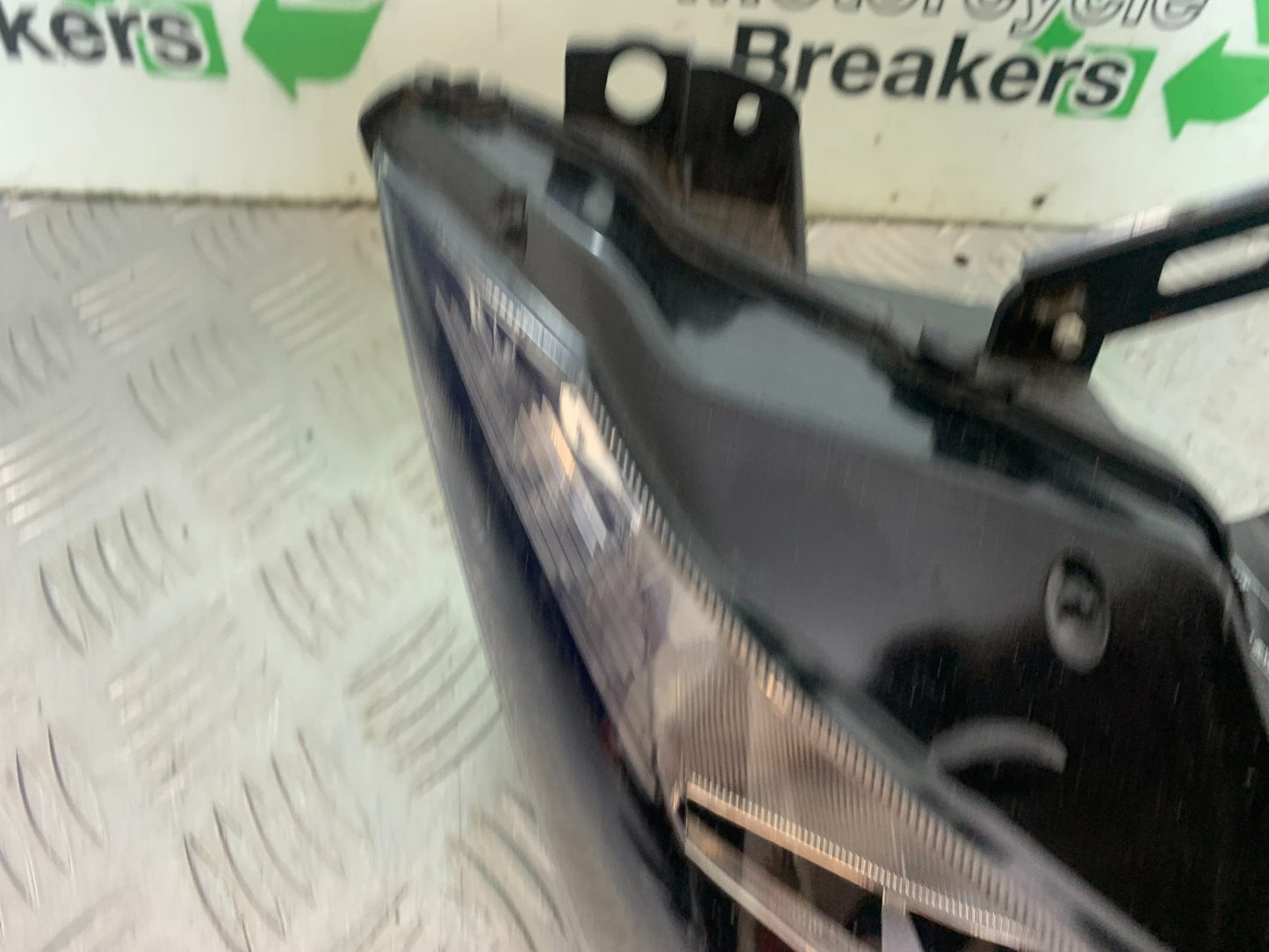 KAWASAKI 650 VERSYS HEADLIGHT YEAR 2015-2018 (CMB1288)
