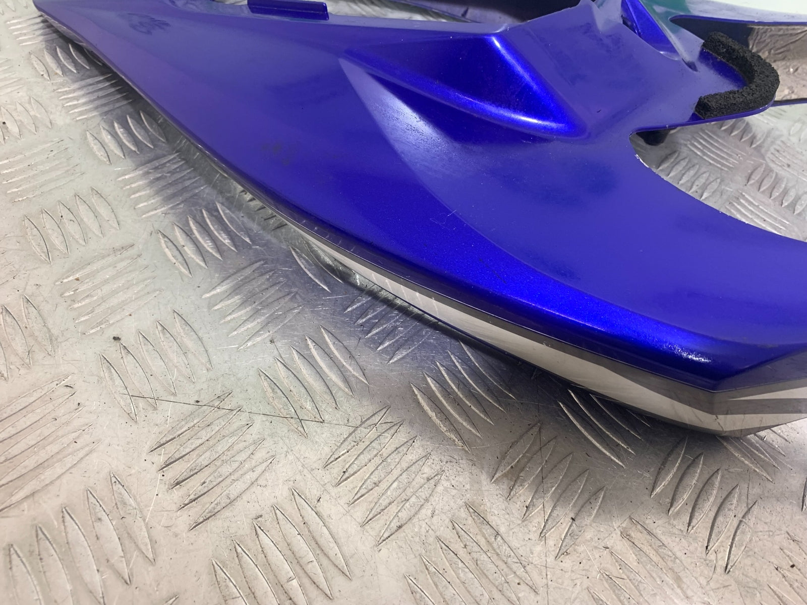 YAMAHA YZF R1 TAIL PIECE SEAT UNIT YEAR 2004-2006 (CMB1155)
