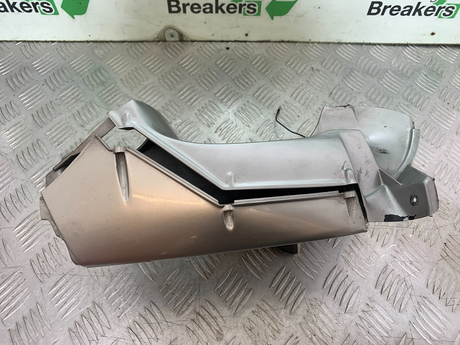 APRILIA RSV1000 RSV 1000 MILLE RIGHT AIR TUBE   1998- 2003 (CMB1184)