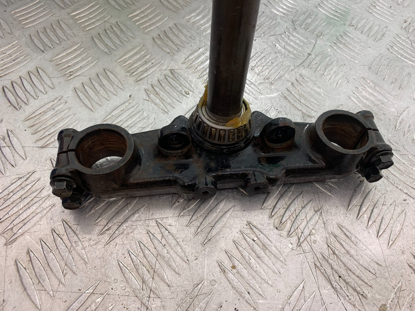 KAWASAKI KLR250 KLR 250 BOTTOM YOKE  YEAR 1984-2001 (CMB1225)