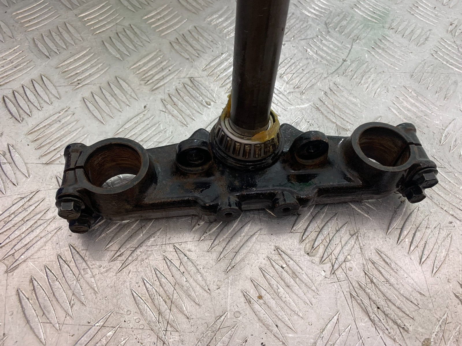 KAWASAKI KLR250 KLR 250 BOTTOM YOKE  YEAR 1984-2001 (CMB1225)