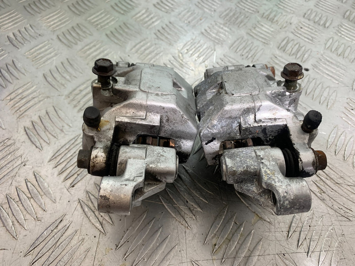 YAMAHA XVS 1300 MIDNIGHT STAR FRONT BRAKE CALIPERS   YEAR 2007-16 (CMB1200)