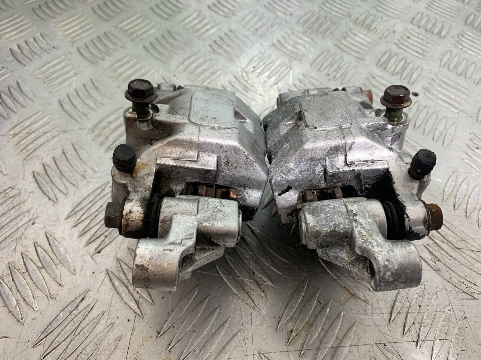 YAMAHA XVS 1300 MIDNIGHT STAR FRONT BRAKE CALIPERS   YEAR 2007-16 (CMB1200)