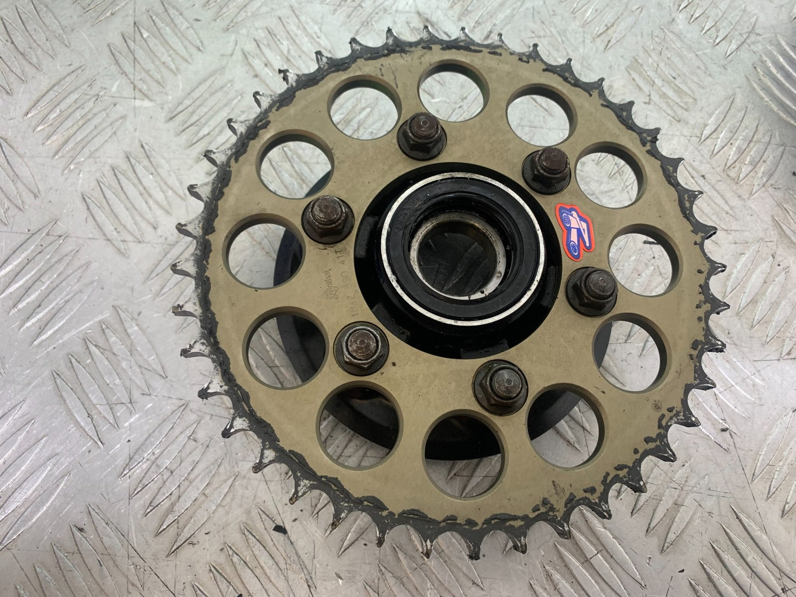 KAWASAKI ZX9R ZX9 E1 SPROCKET CARRIER   YEAR 2000-01 (CMB1171)