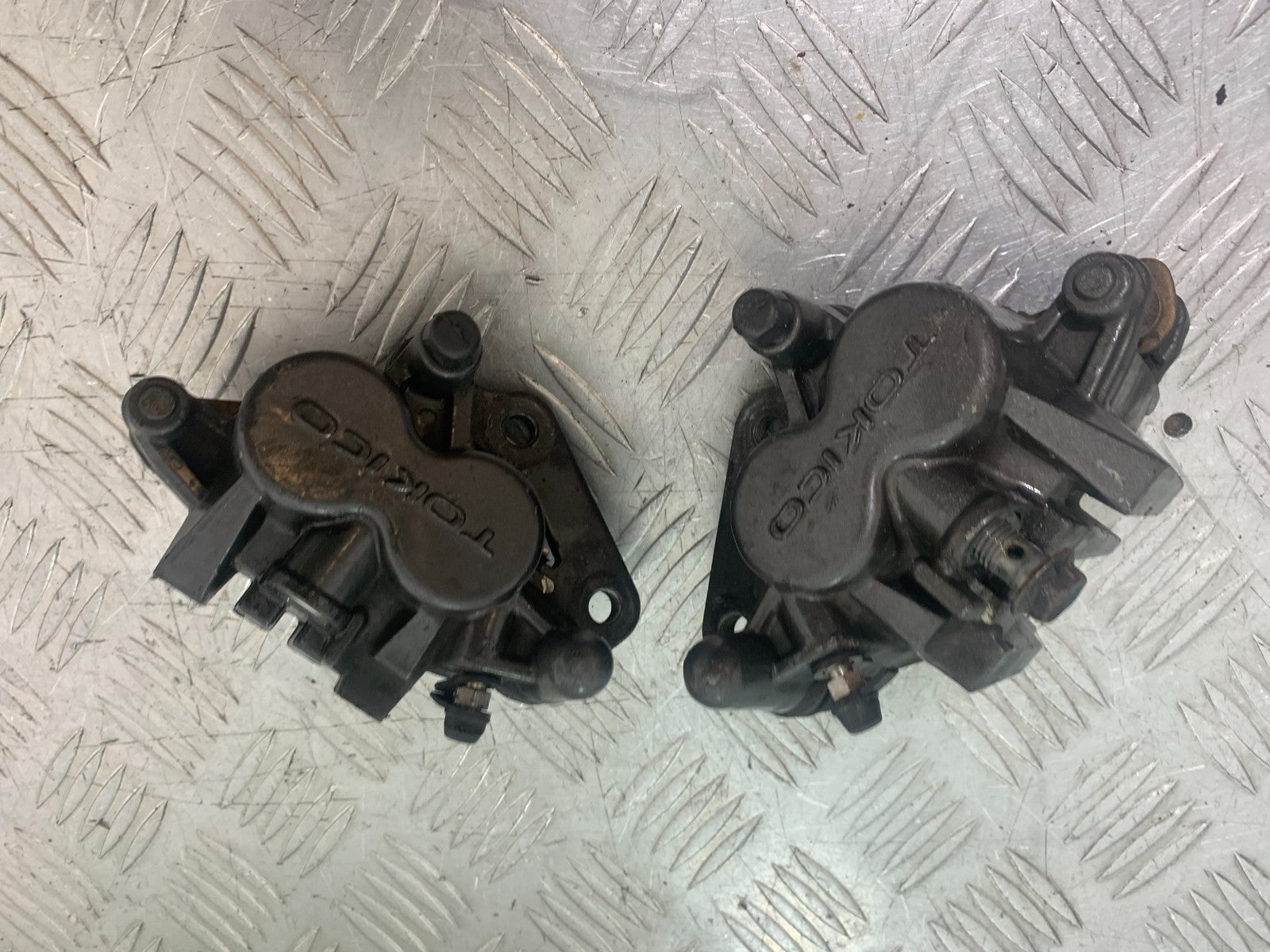 SUZUKI GSX750 INAZUMA FRONT BRAKE CALIPERS  YEAR 1998-2003 (CMB1308)