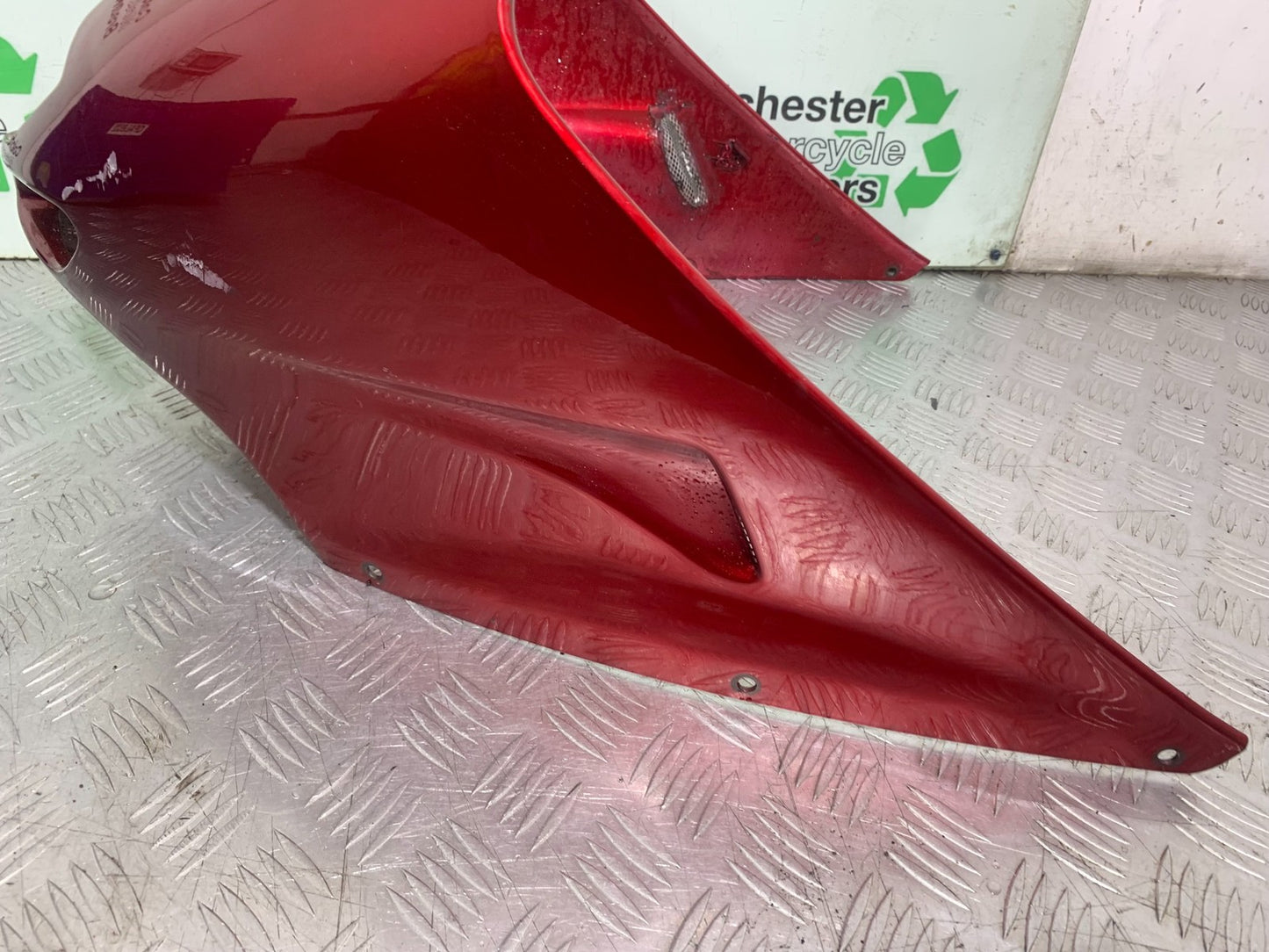 HONDA CBR1100 BLACKBIRD TOP FAIRING (DAMAGED) YEAR 1999-2005 (CMB1232)