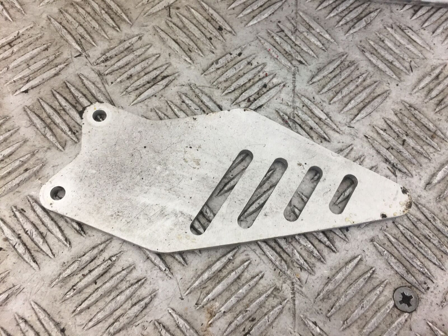 KAWASAKI ZX6R ZX636 ZX 636 LEFT HEEL PLATE   2013-2016 (STOCK 342)