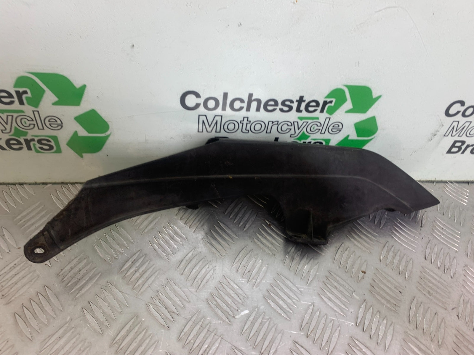 KAWASAKI ZZR1100 D CHAIN GUARD   YEAR 1993-2001 (CMB1164)