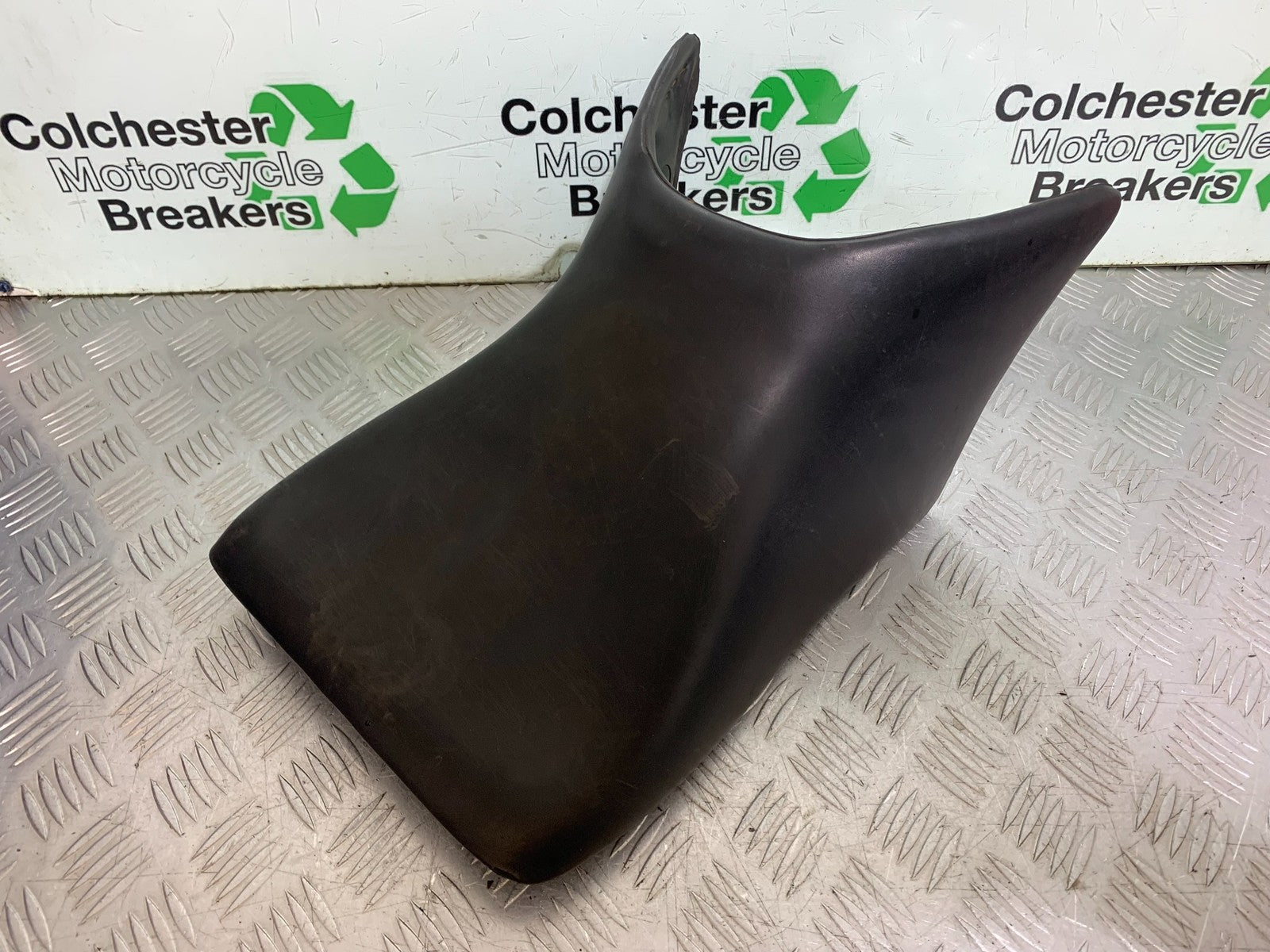 HONDA CBF500 CBF 500 FRONT SEAT  YEAR 2004-2008  (CMB1294)