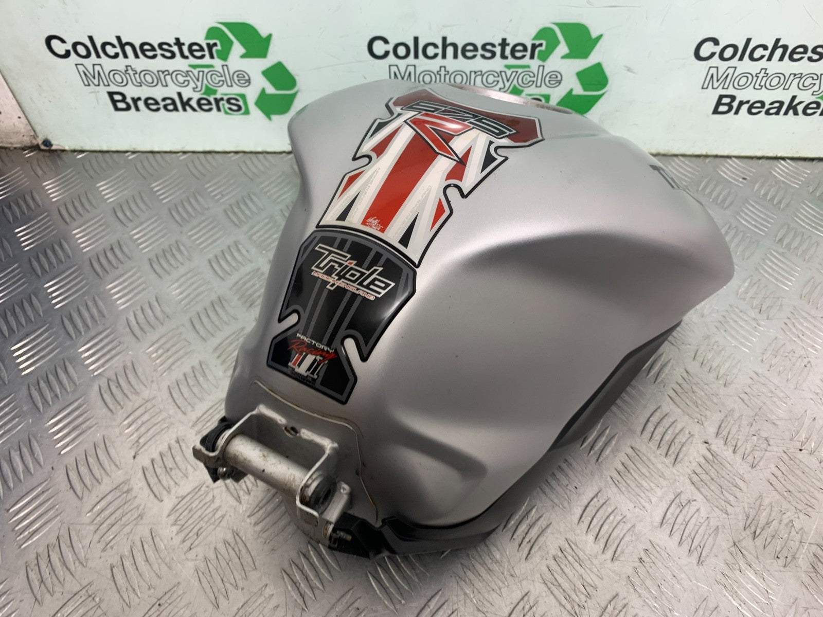 TRIUMPH 675 STREET TRIPLE RX PETROL TANK    2015- 2017 (CMB1299)
