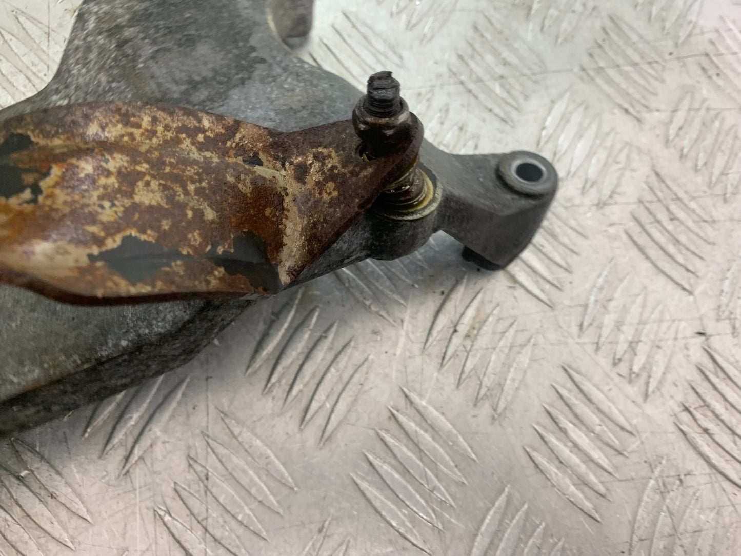 NECO ALEXONE 125 EXHAUST BRACKET YEAR 2016-2022  (CMB1273)