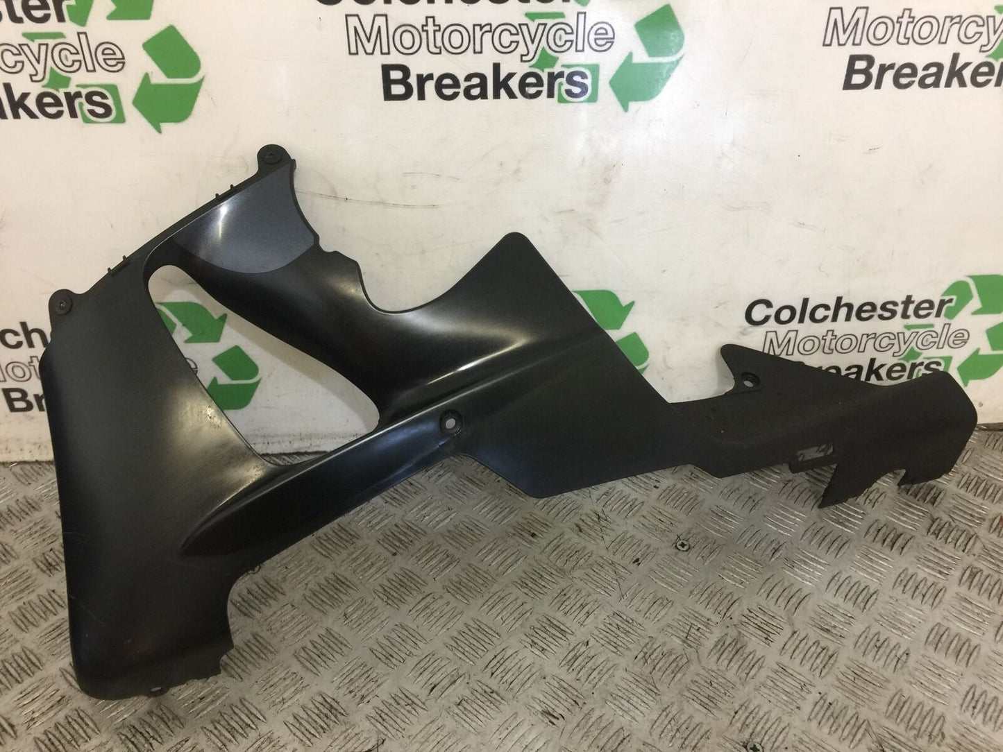 HONDA CBR929 FIREBLADE LEFT BELLYPAN YEAR 2000-01  (STOCK 683)