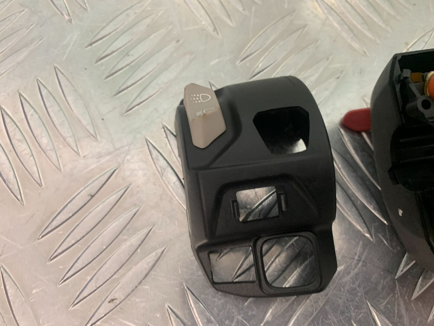 TRIUMPH 765 STREET TRIPLE RS LEFT SWITCH GEAR   YEAR 2018-2021 (STOCK 968)