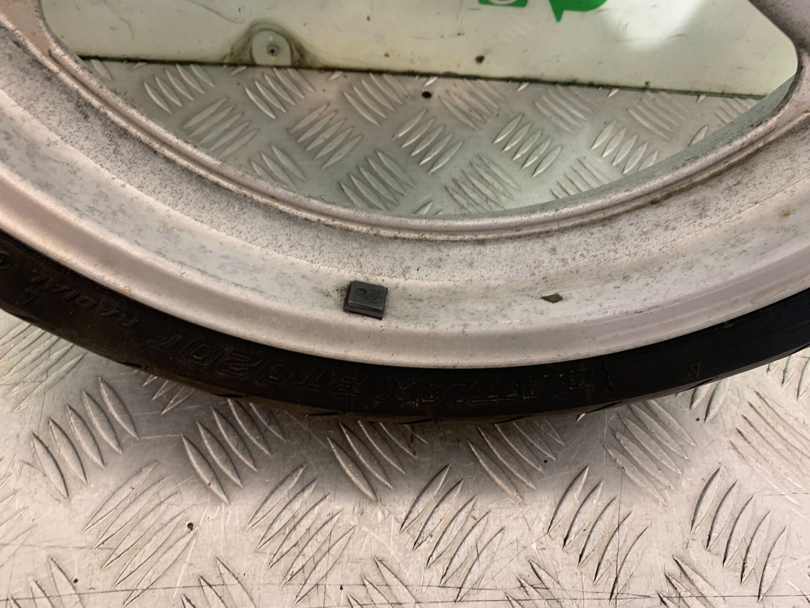 SUZUKI SV650 SV 650 mk1 FRONT WHEEL  YEAR 1999-2002 (CMB1208)
