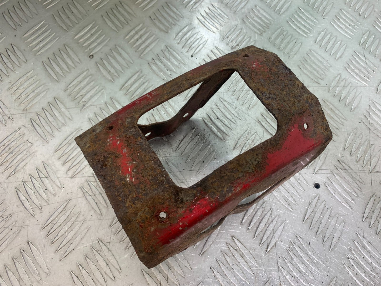 KAWASAKI GT550 GT 550 FRONT MUDGUARD BRACE   YEAR 1989-1994