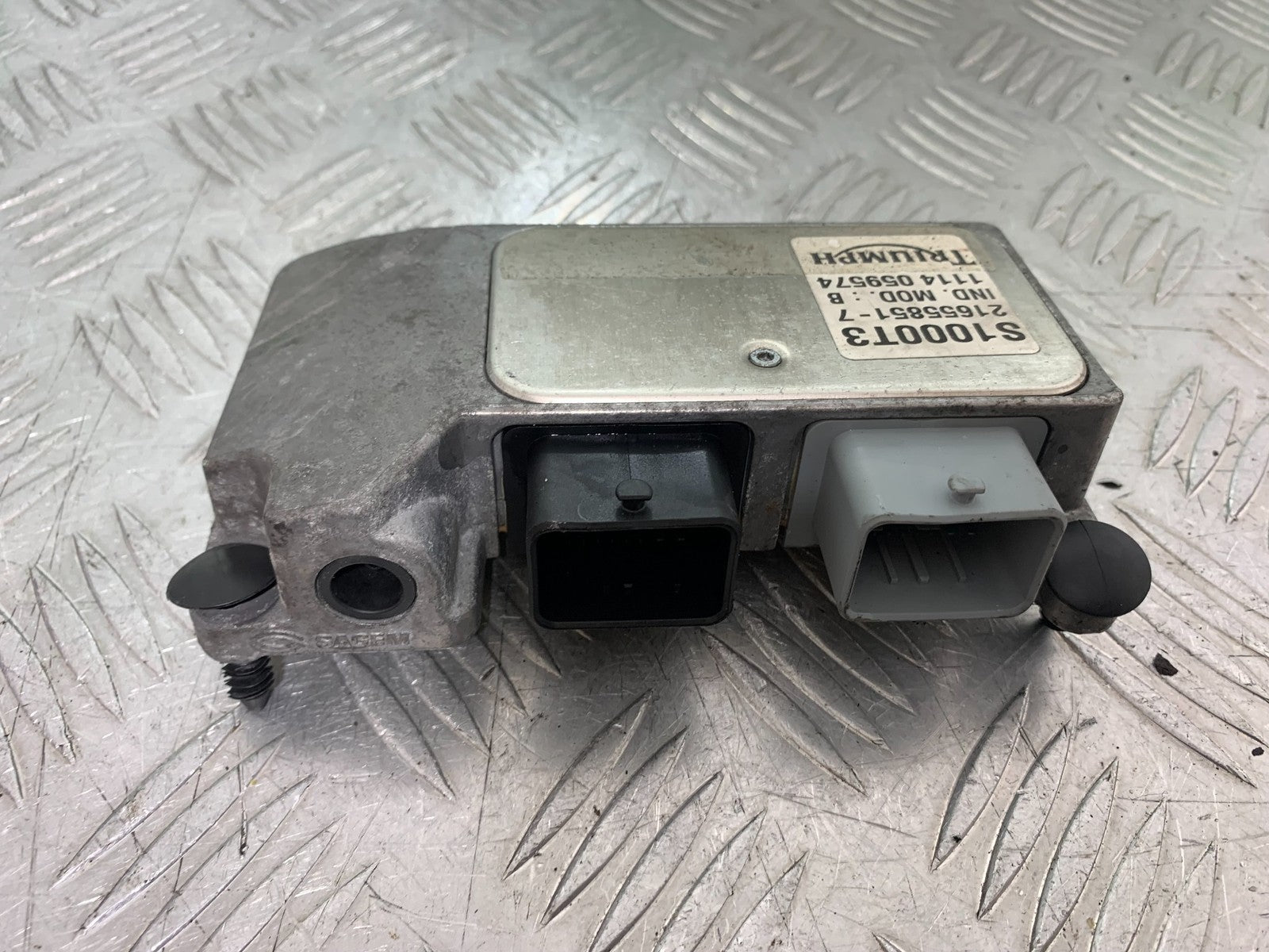 TRIUMPH 955i DAYTONA ECU YEAR 2002-2006 (CMB1229)