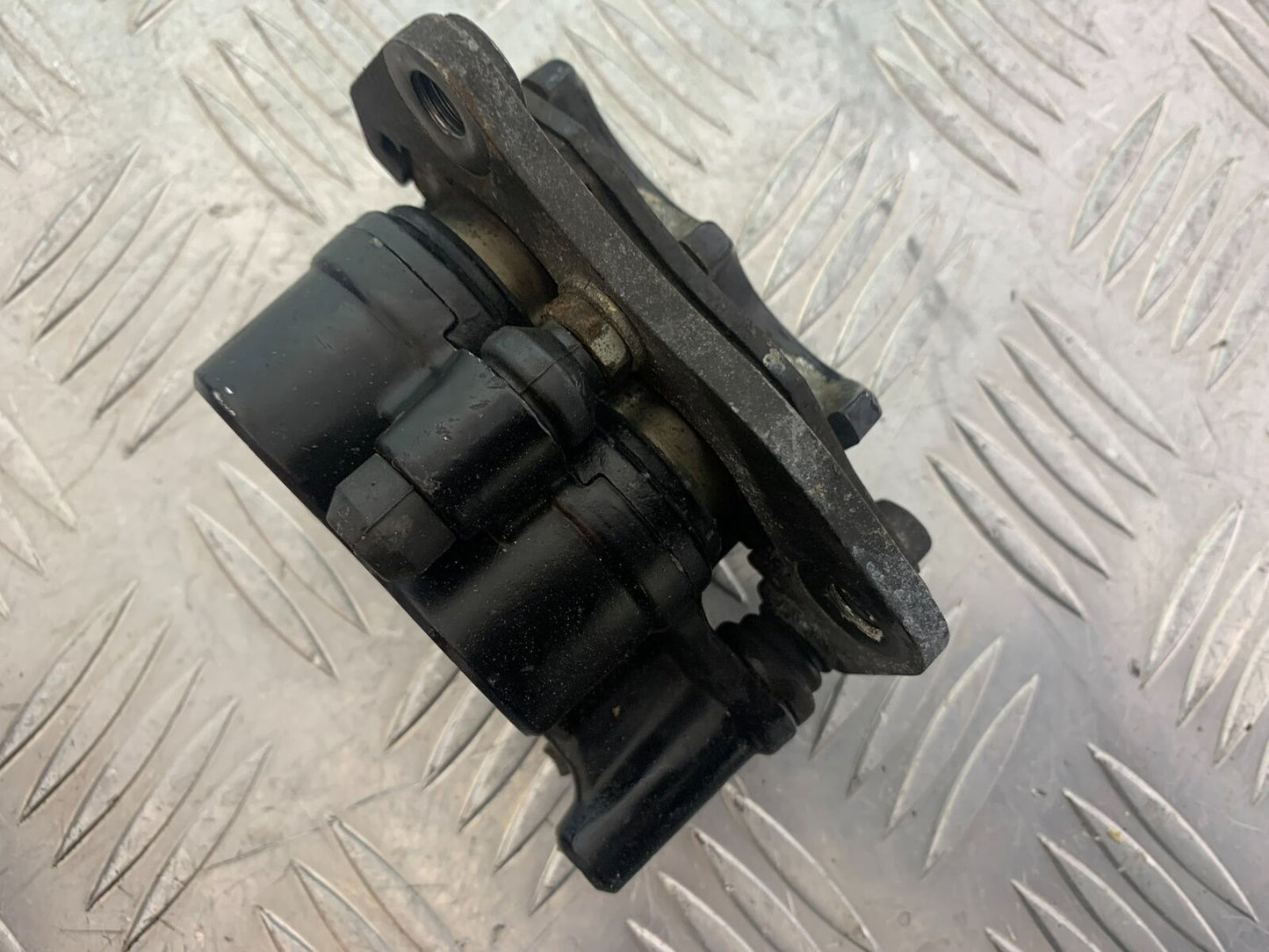 TRIUMPH 955i SPRINT ST REAR BRAKE CALIPER YEAR 1999-2004 (CMB1124)