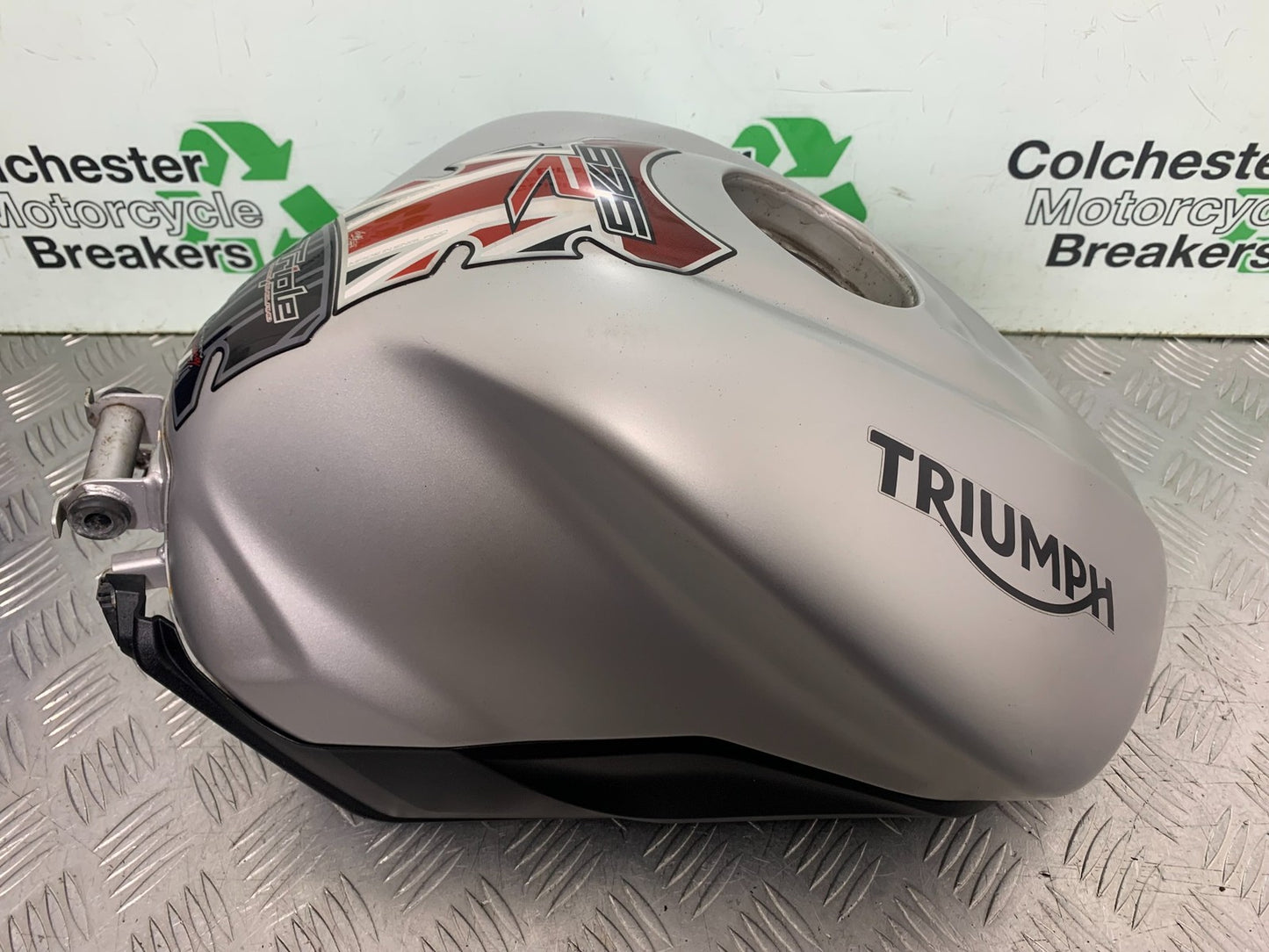 TRIUMPH 675 STREET TRIPLE RX PETROL TANK    2015- 2017 (CMB1299)