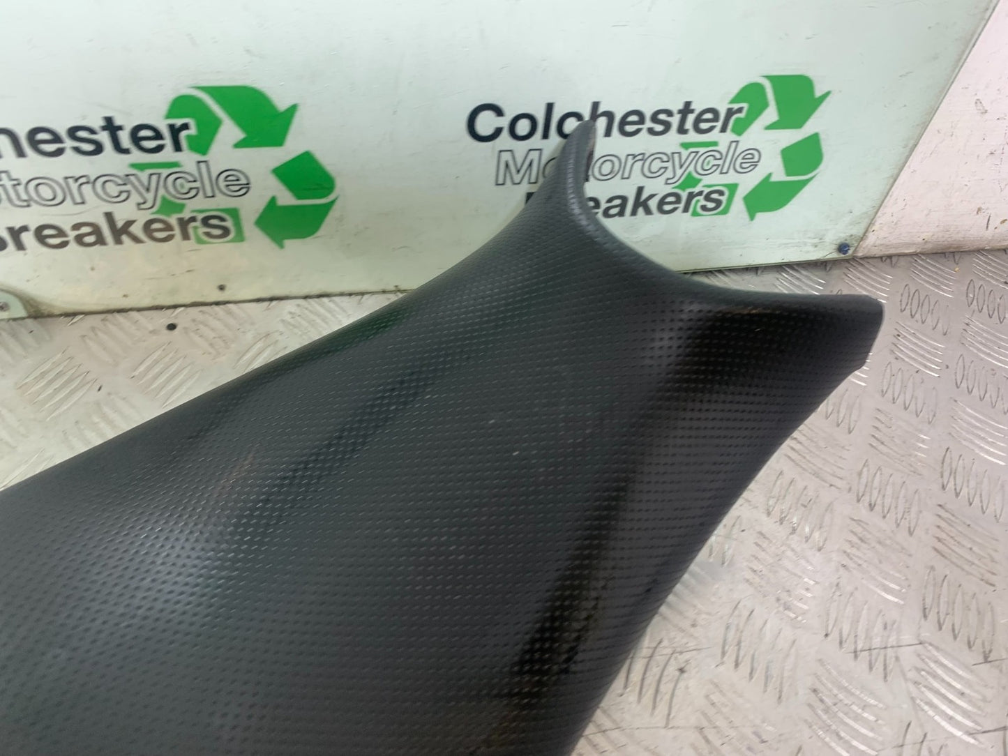 YAMAHA XJ6 XJ6-S SEAT  YEAR 2009-2015  (CMB1212)