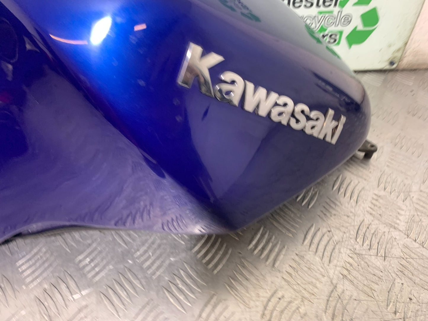 KAWASAKI ZZR1100 D PETROL TANK YEAR 1993-2001 (CMB1289)