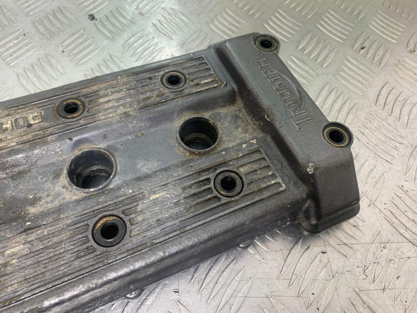 TRIUMPH TROPHY 900 ROCKER COVER YEAR 1991-95 (CMB1251)