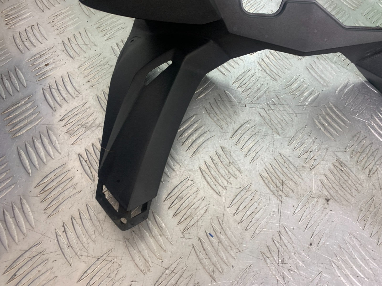 YAMAHA XJ6 XJ6-S CLOCK SURROUND   YEAR 2009-2015  (CMB1212)