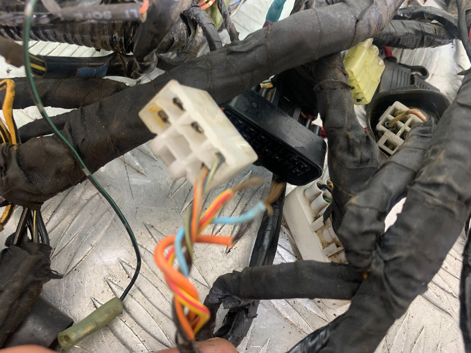 KAWASAKI VN1500 CLASSIC WIRING LOOM (SOLD AS PARTS) YEAR 1999 -2006 (CMB1166)