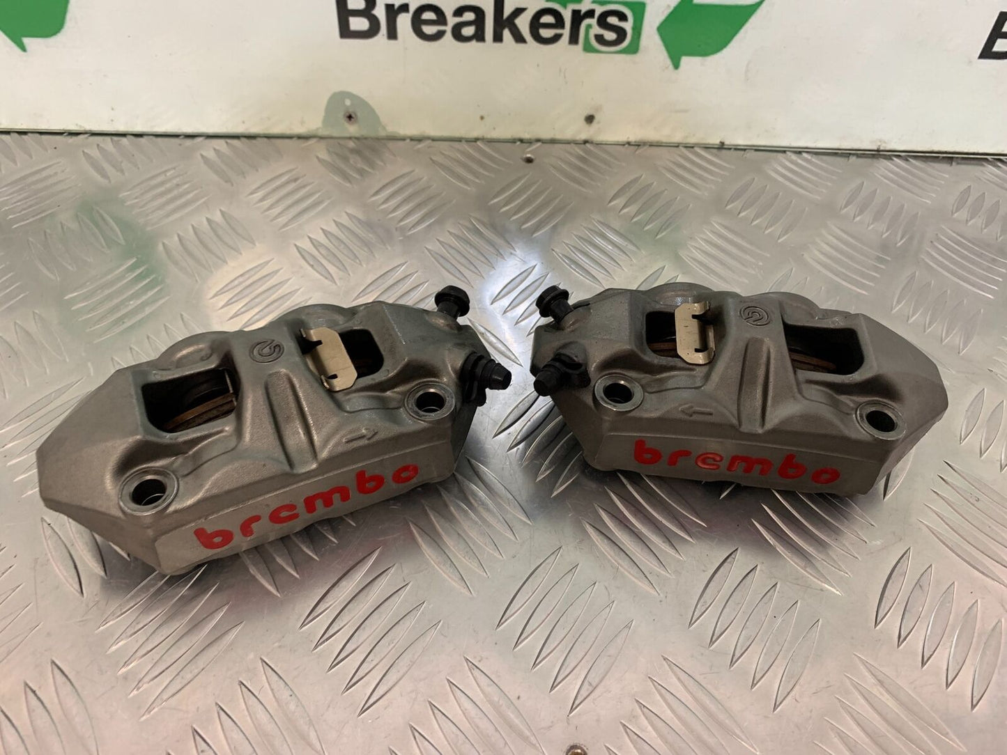 TRIUMPH SPEED TRIPLE R 1050 BREMBO FRONT CALIPERS  YEAR 2014 (STOCK 934)