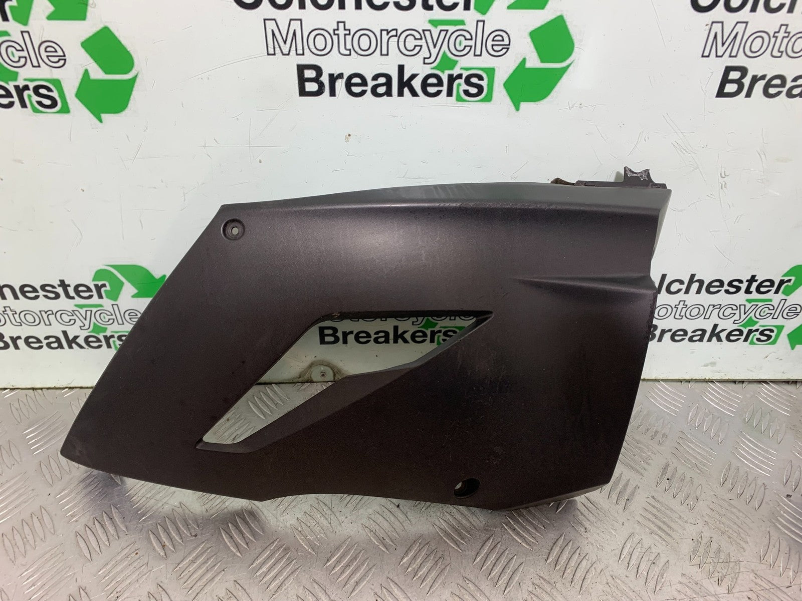 KAWASAKI GTR1400 GTR 1400 LEFT BELLY PAN YEAR 2007-2009 (CMB1306)