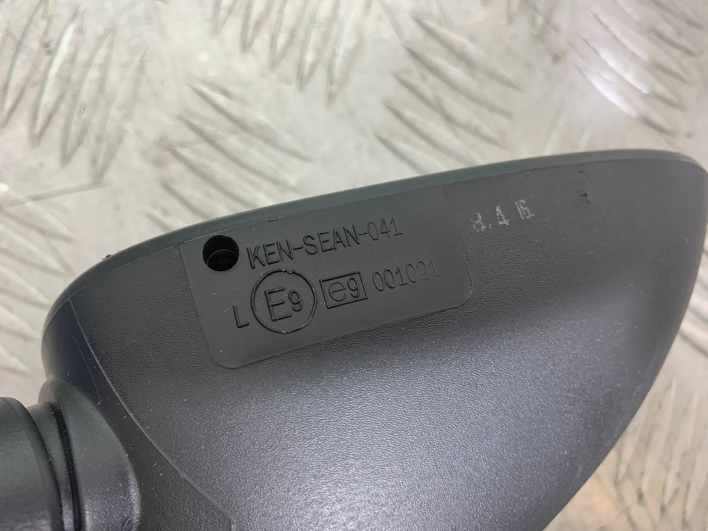 TRIUMPH 1050 SPEED TRIPLE RIGHT MIRROR   YEAR 2005-2007 (CMB1322)