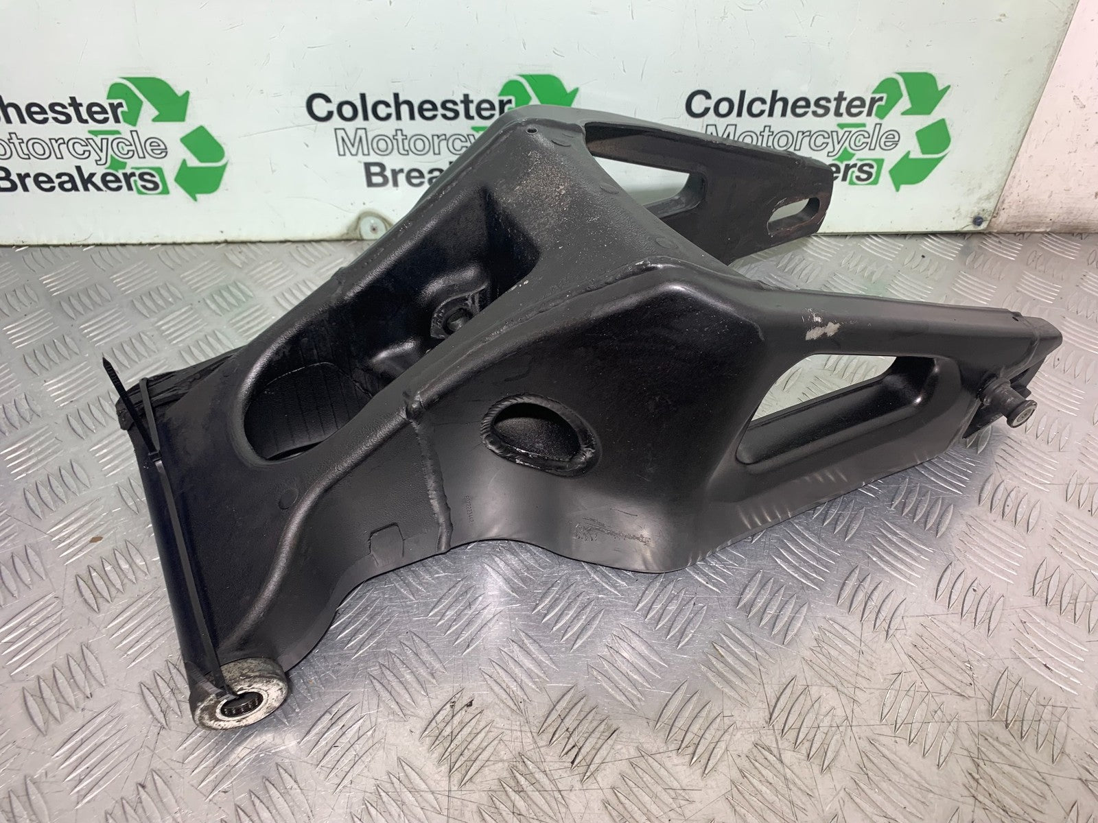 YAMAHA YZF R1 4C8 SWINGARM YEAR 2007-2008 (CMB1237)