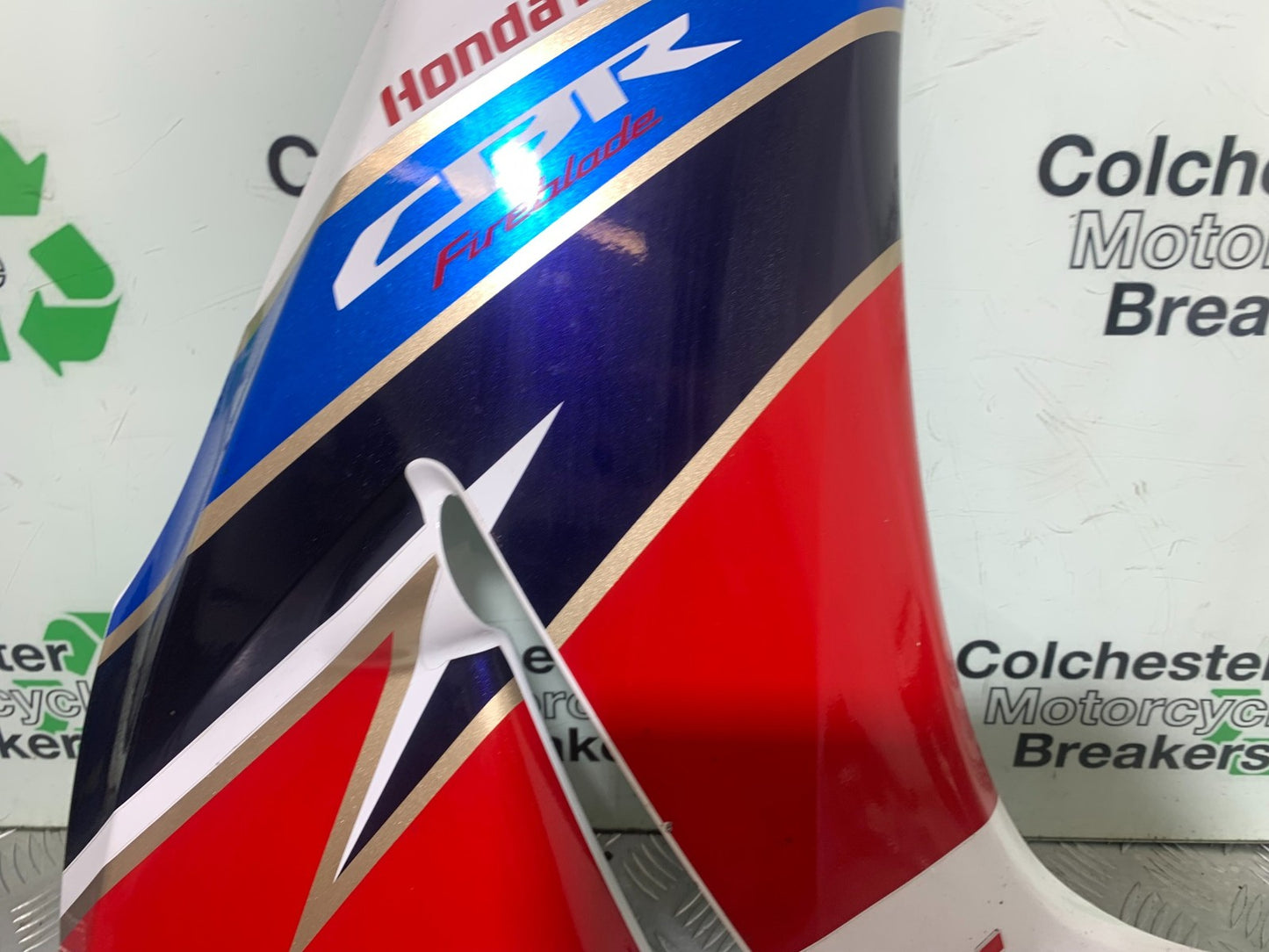 HONDA CBR1000 rr FIREBLADE RIGHT FAIRING PANEL   YEAR 2012-2016 (CMB1198)