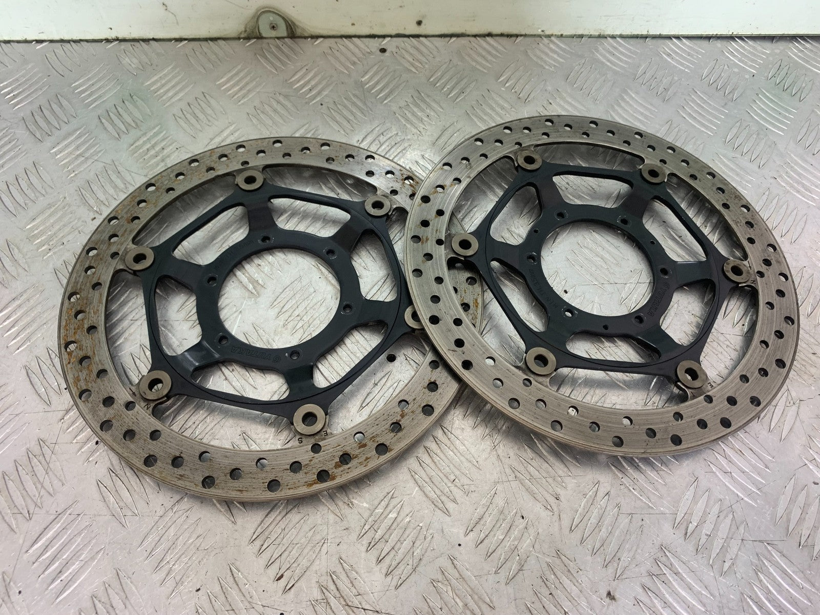 HONDA CBR1000 rr FIREBLADE FRONT BRAKE DISCS   YEAR 2012-2016 (CMB1198)