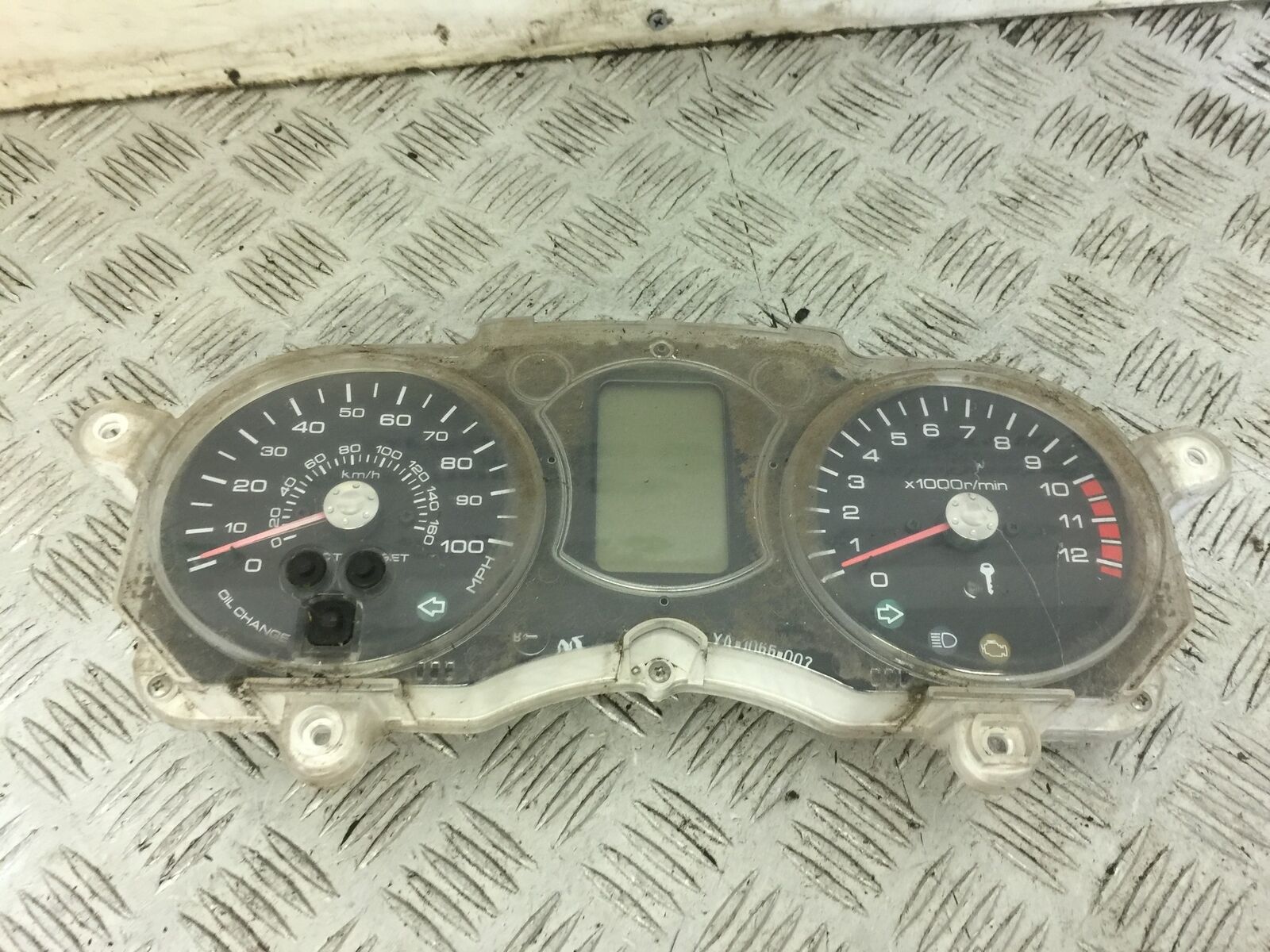 YAMAHA XMAX 125 XMAX-125 CLOCKS SPEEDO DASH  YEAR 2012 (STOCK 689)