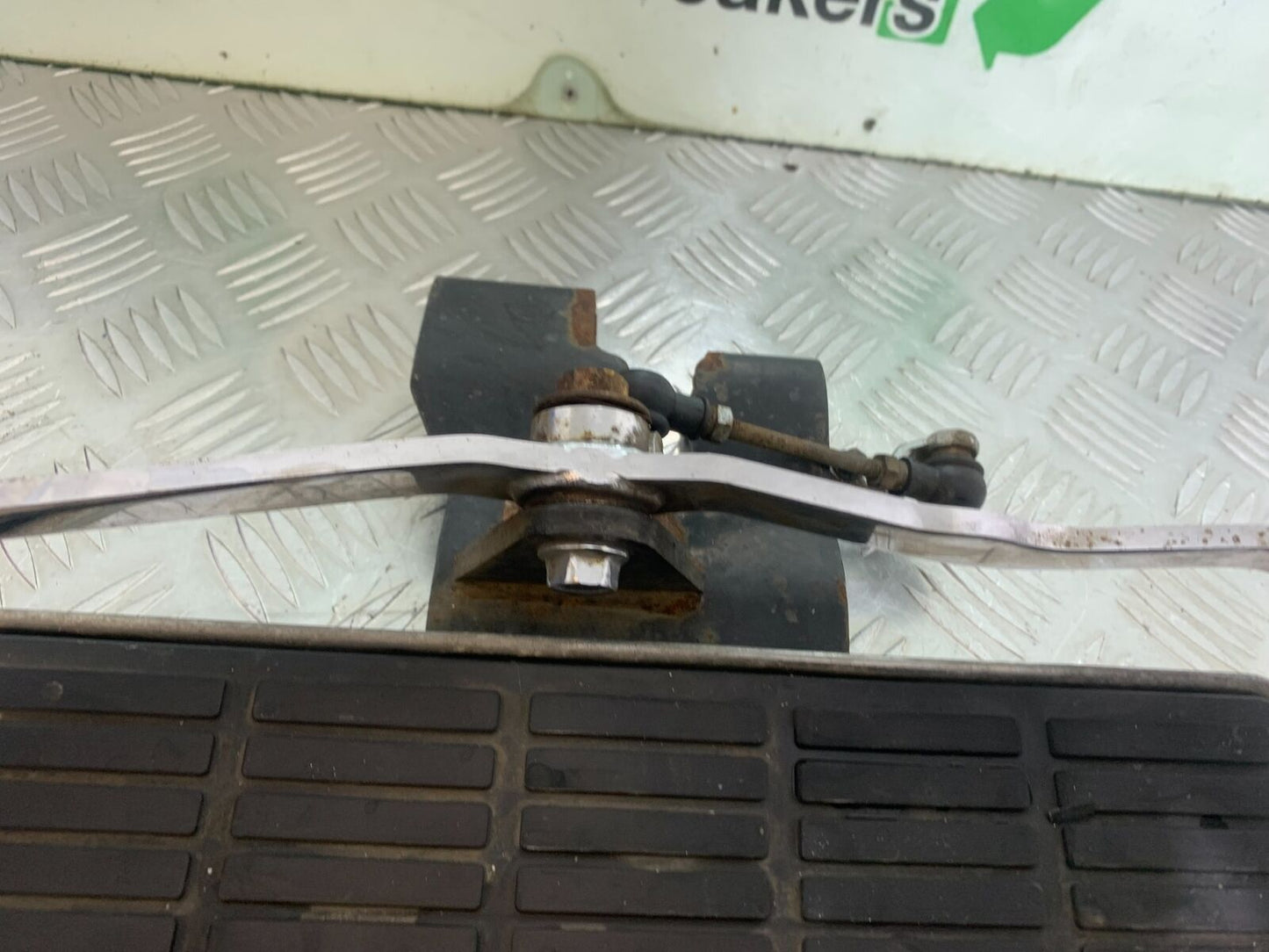 SUZUKI INTRUDER VL800 C800 LEFT FOOTBOARD   YEAR 2012-16 (CMB1039)