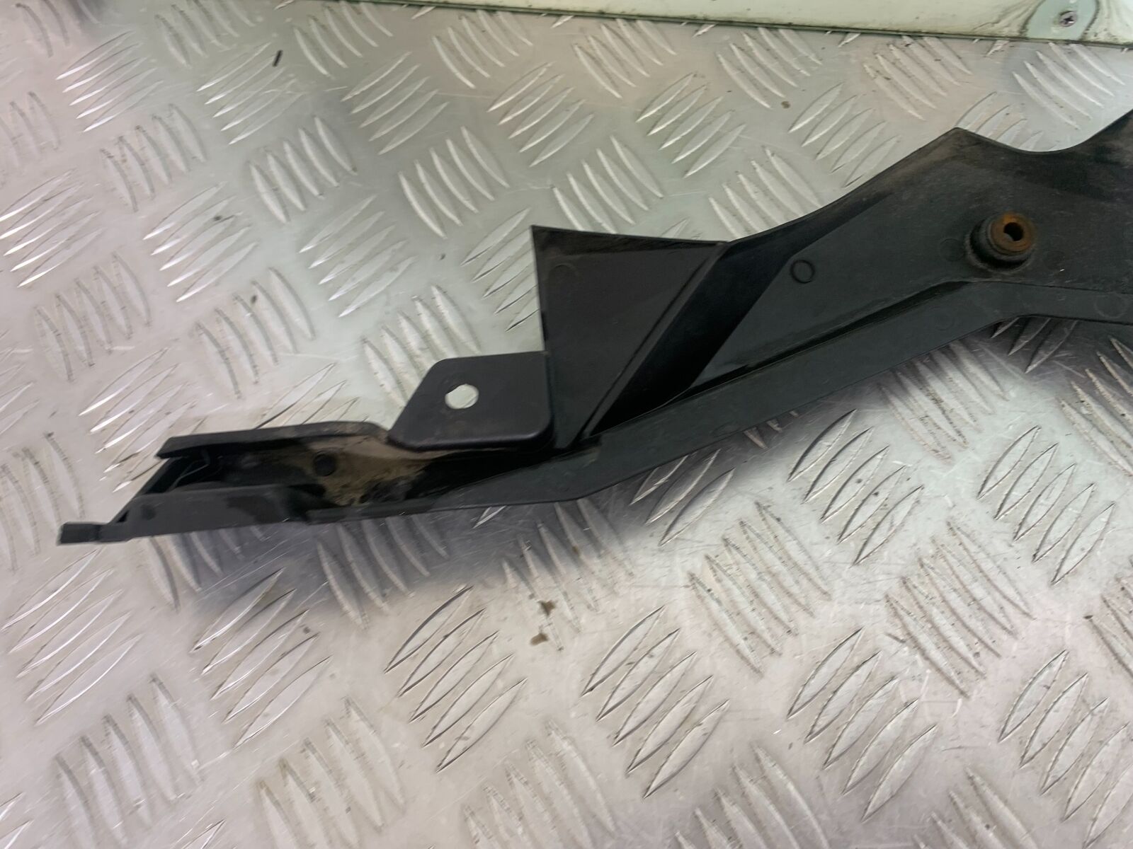 SUZUKI DL 650 V-STROM RIGHT SIDE INFILL PANEL YEAR 2020 (CMB1117)