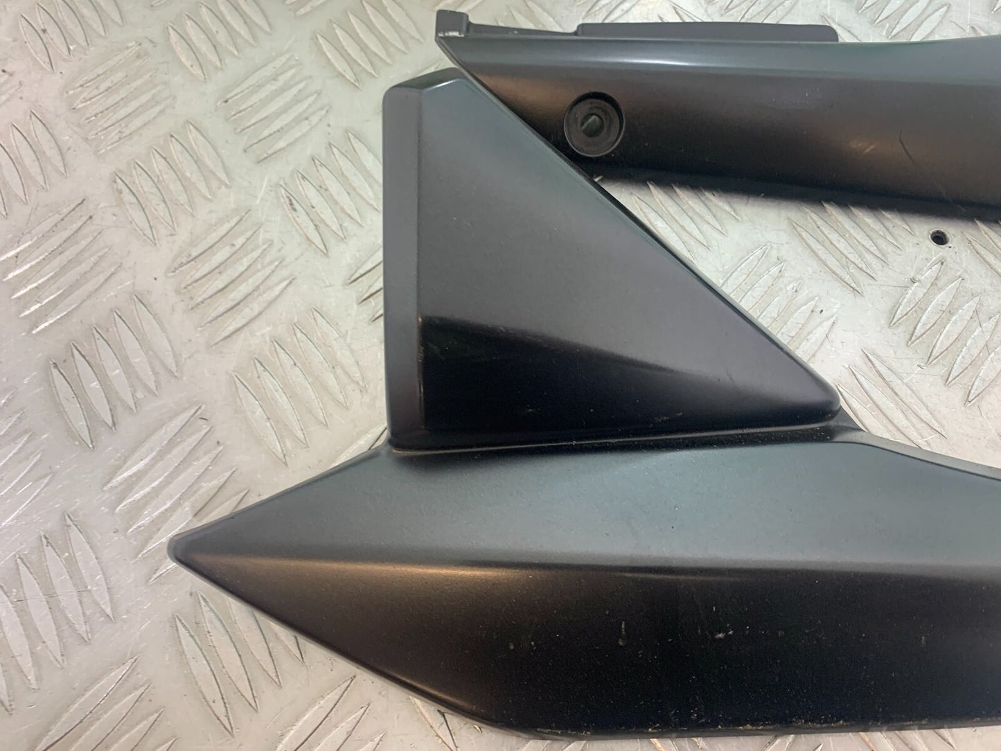 SUZUKI GSF1250 GSF 1250 BANDIT LEFT & RIGHT SIDE PANELS YEAR 2007-2011 (CMB1125)