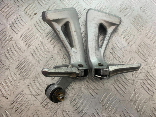 SUZUKI SV650 SV 650 mk1 REAR HANGERS AND PEGS  YEAR 1999-2002 (CMB1238)
