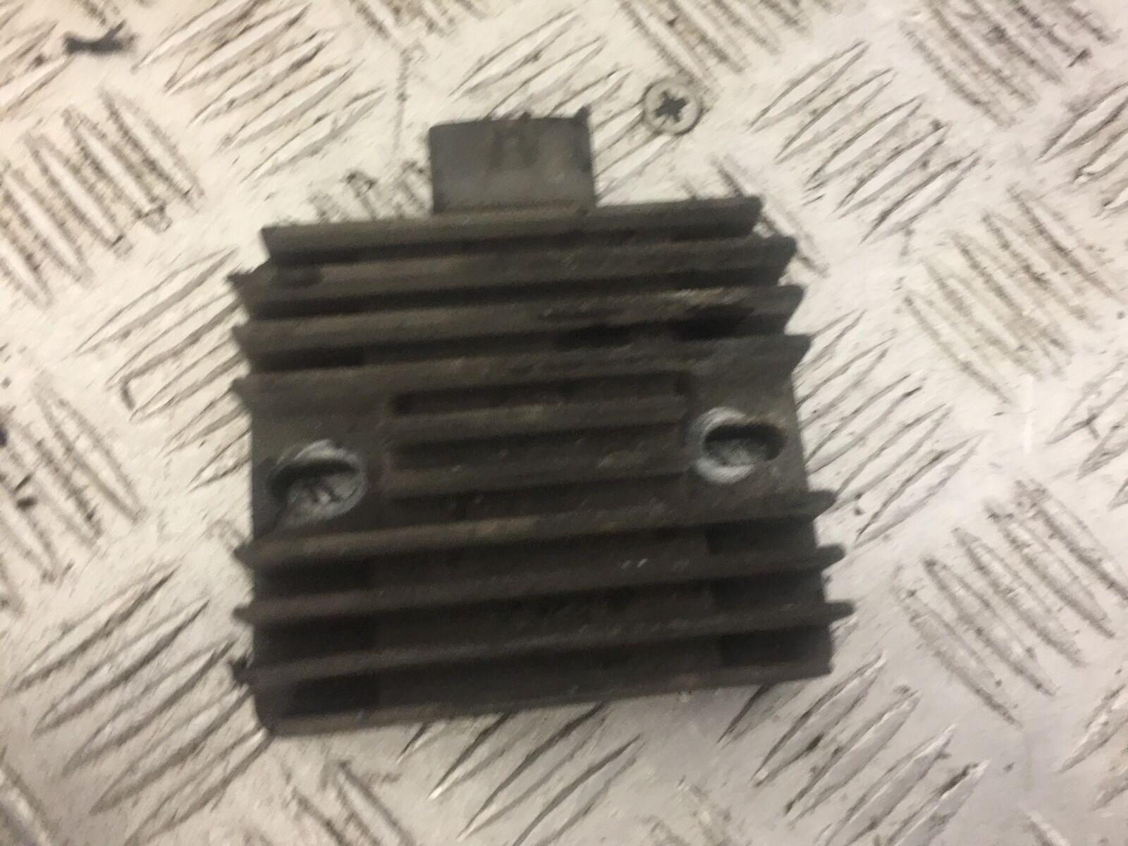 KAWASAKI Z750 Z 750 REGULATOR  2009-2012 (STOCK 670)