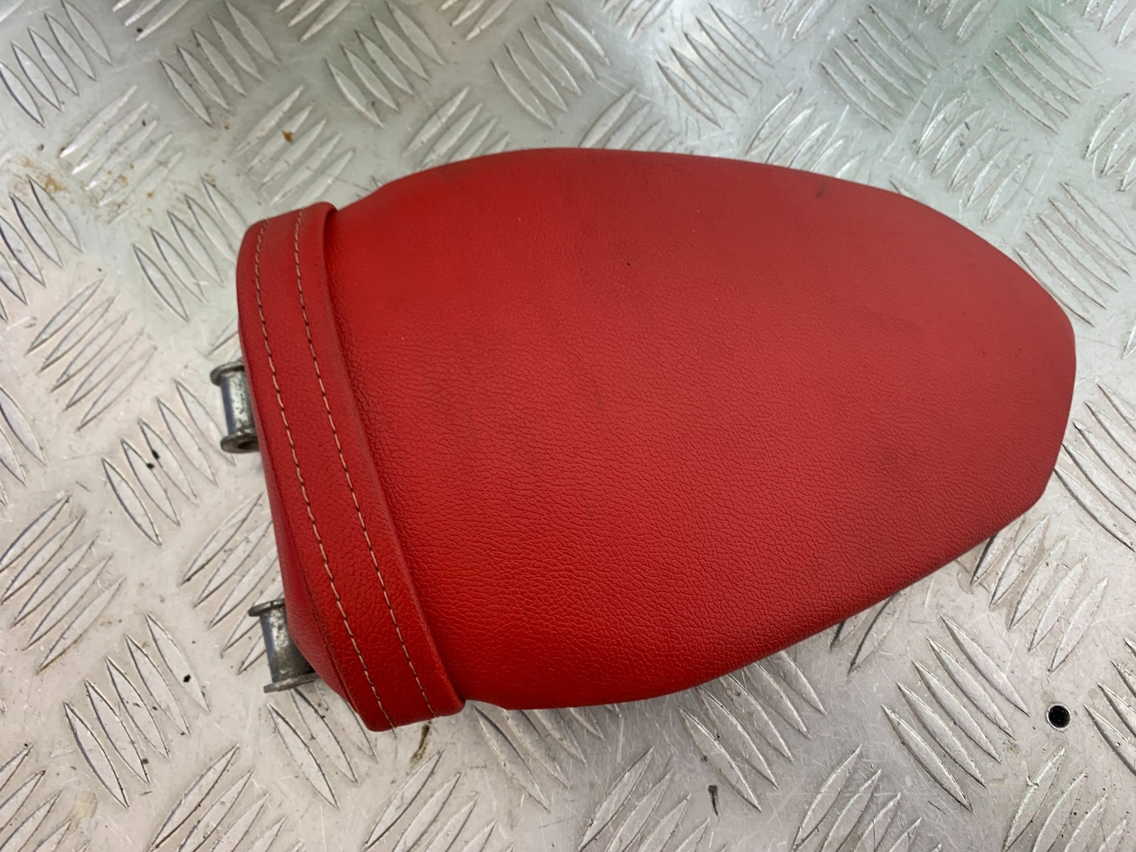 MV AGUSTA 800 F3 REAR SEAT   YEAR 2013-2016 (CMB1152)