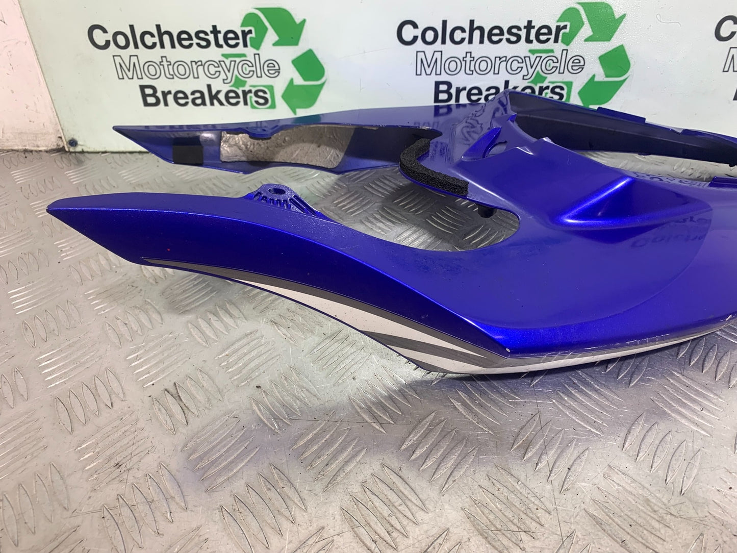 YAMAHA YZF R1 TAIL PIECE SEAT UNIT YEAR 2004-2006 (CMB1155)
