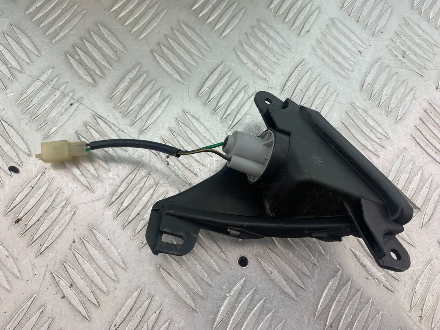 KAWASAKI ZX6R RIGHT FRONT INDICATOR  YEAR 2009-2012 (CMB1136)