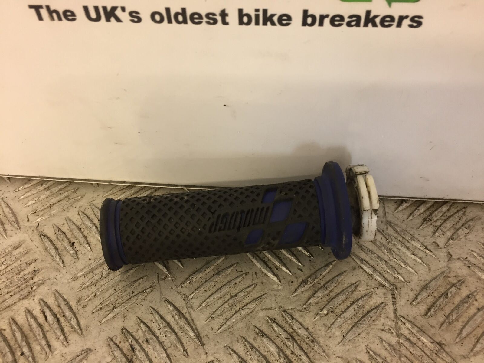 YAMAHA MT 125 MT125  TWIST GRIP  YEAR 2015