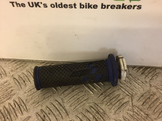 YAMAHA MT 125 MT125  TWIST GRIP  YEAR 2015
